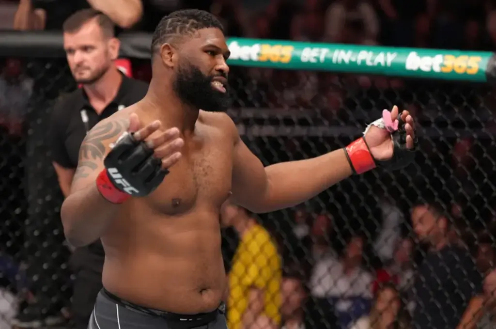 Curtis Blaydes was left super disappointed in the way his fight against current champion Tom Aspinall ended.