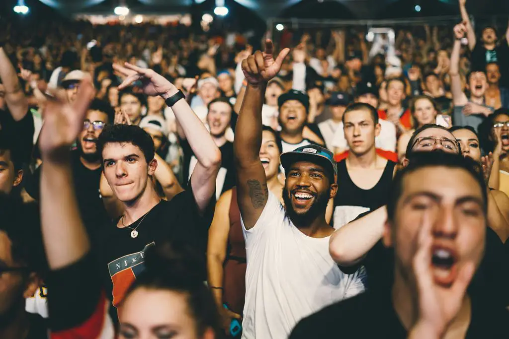 CCaaS can help improve fan engagement, as shown by these happy sports fans.