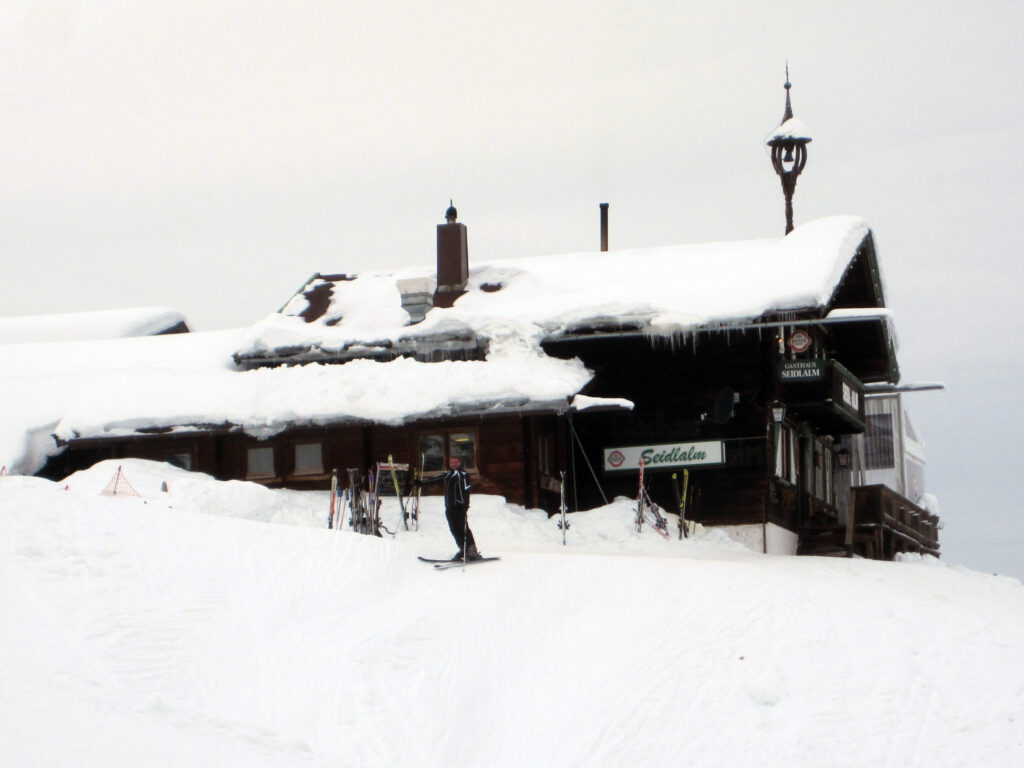 Seidlalm, a gasthaus at "Streif" (Kitzbühel) where
World Cup was founded by Lang, Bonnet, and Beattie.